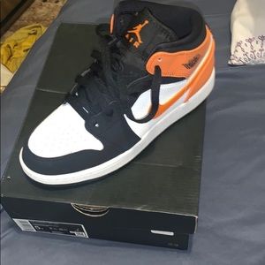 Nike air jordan 1 mid